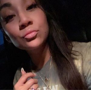 Meet your Posher, Elsy